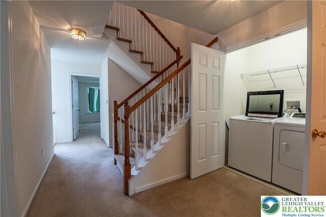 Building Photo - 5811 Fresh Meadow Dr