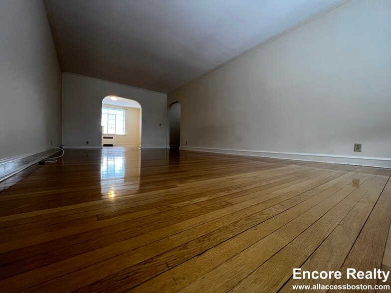 Building Photo - 105 Longwood Ave