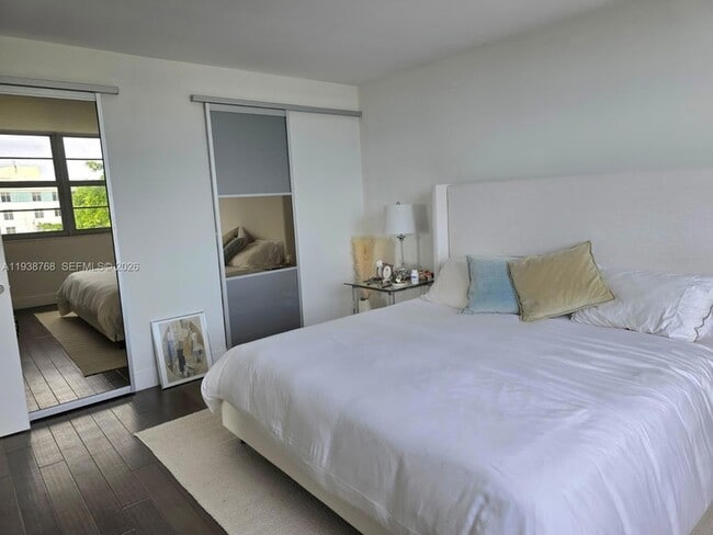 Building Photo - 5 Island Ave