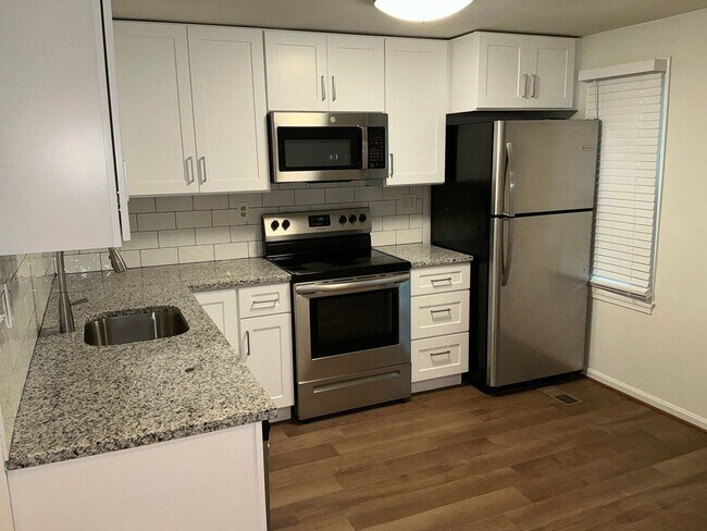 Building Photo - 20520 Strath Haven Dr