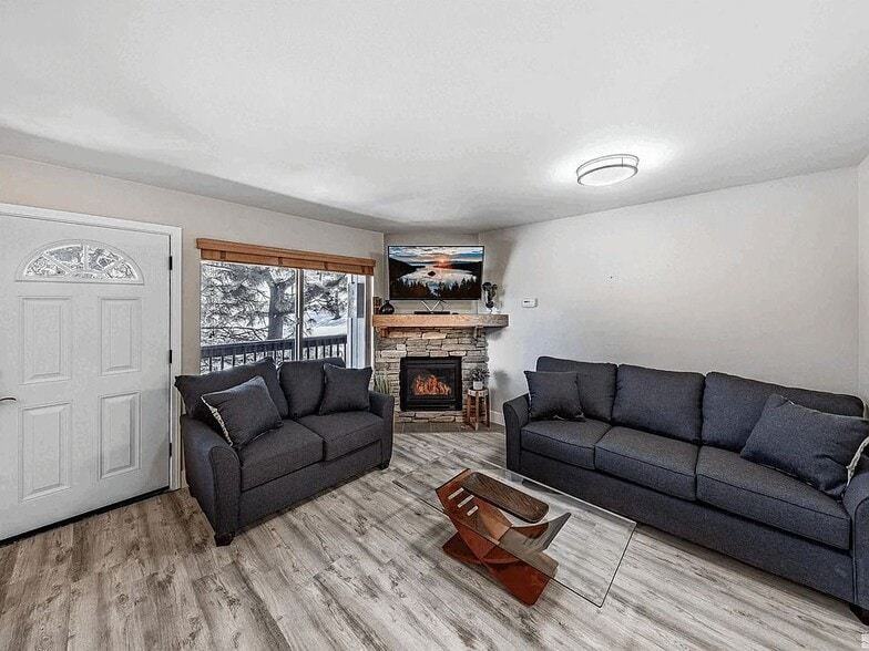 Building Photo - 360 Galaxy Ln