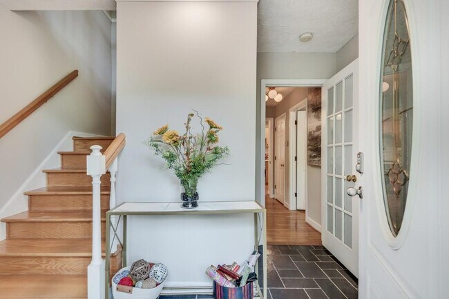 Building Photo - 2663 Rangewood Dr NE