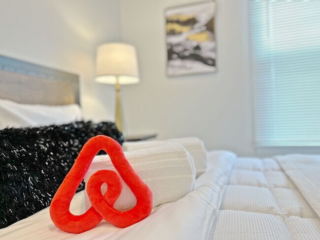 Building Photo - 5288 Santa Margarita St