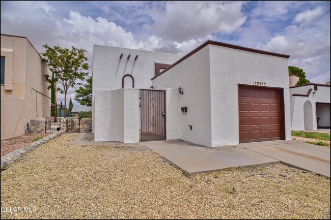 Building Photo - 10415 Ashwood Dr