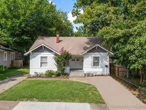 Building Photo - 1206 S Rockford Ave