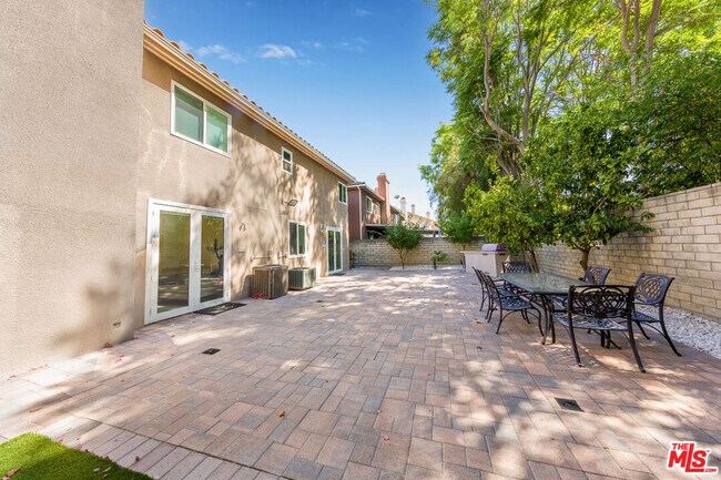 Building Photo - 5711 Aura Ave