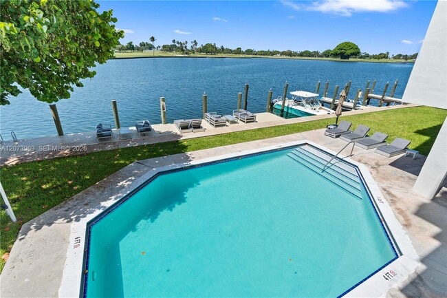 Building Photo - 9250 W Bay Harbor Dr