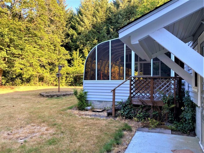 Building Photo - Step Back In Time with this Vintage Sherwood Farm House - Private Backyard.