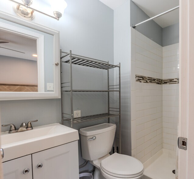 Master bathroom - 2395 Yarmouth Ct