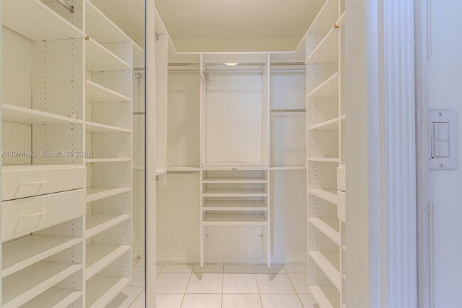 Building Photo - 121 Golden Isles Dr