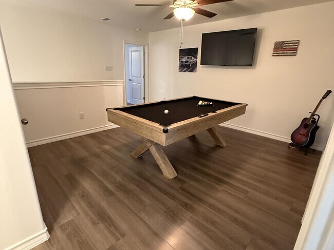 Building Photo - 9916 Kaspar Dr