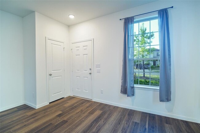Building Photo - 118 Ashwood Glade Dr