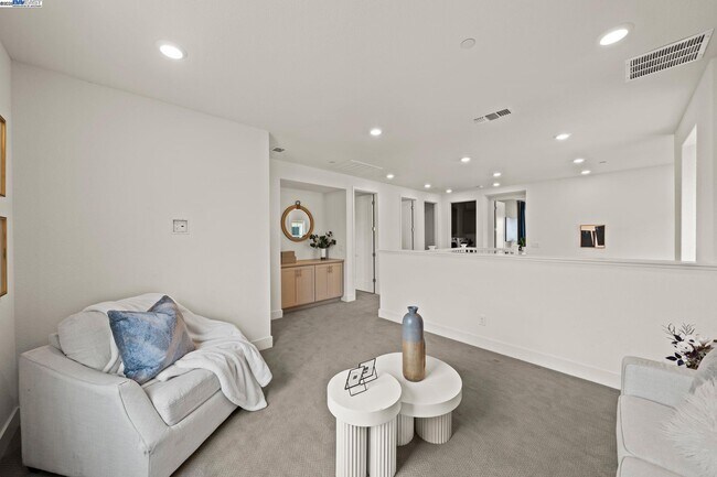 Building Photo - 318 Paradiso Ct
