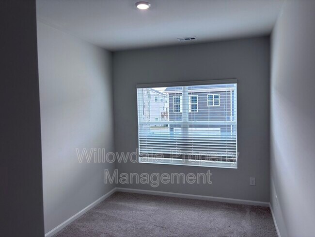 Building Photo - 187 Central Townes Wy