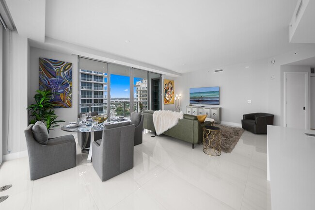 Building Photo - 3100 N Ocean Dr