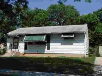 Building Photo - 3 bedroom/1 bath house on north side of Wa...