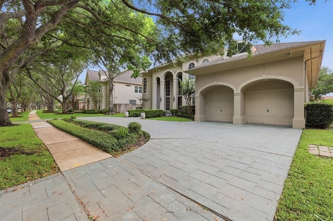 Building Photo - 3315 Riviera Dr