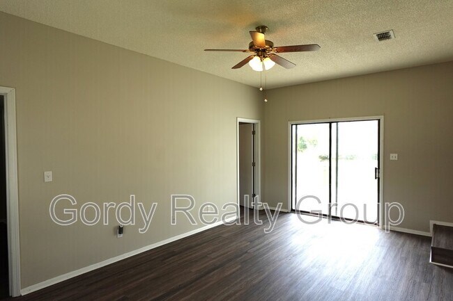 Building Photo - 5122 Presidents Cir