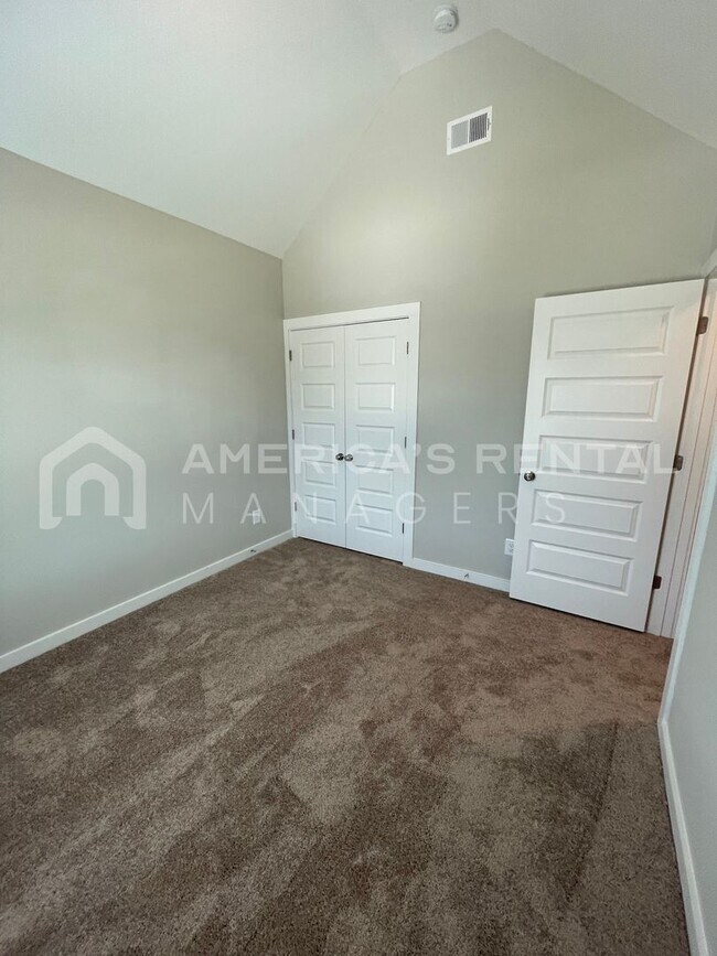 Building Photo - 321 Shiloh Creek Dr