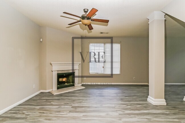 Building Photo - 6517 Chestnut Lake Crossing