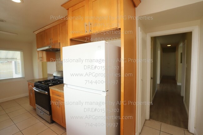 Building Photo - 722 S Hacienda St