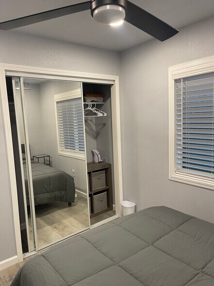 Building Photo - 2529 Crommelin Ave