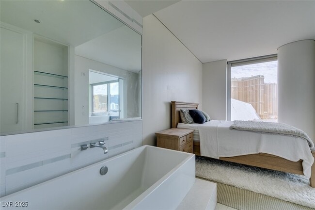 Building Photo - 3722 Las Vegas Blvd S