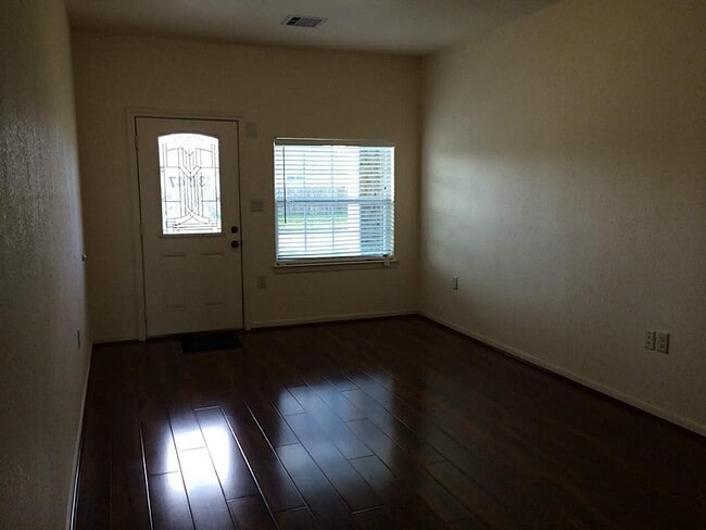 Building Photo - 13647 Padgett Dr