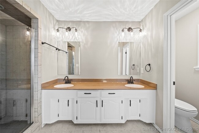 Building Photo - 11401 S 98th E Ave