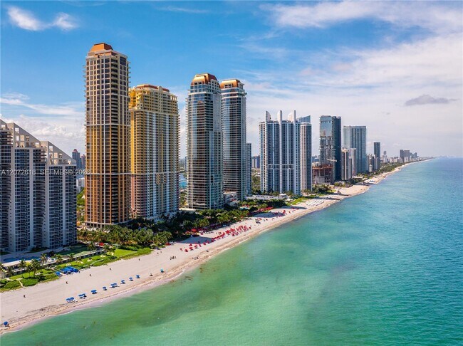 Building Photo - 17749 Collins Ave