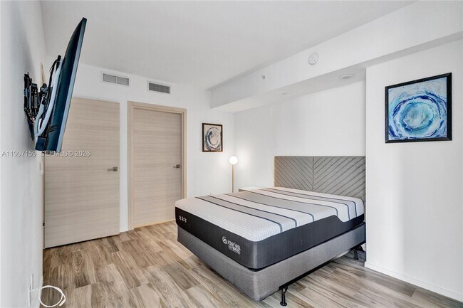 Building Photo - 801 S Miami Ave