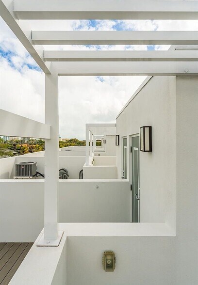 Building Photo - 721 SW 11th St