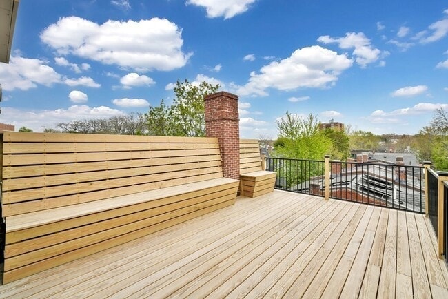 Building Photo - 14 Rockland St