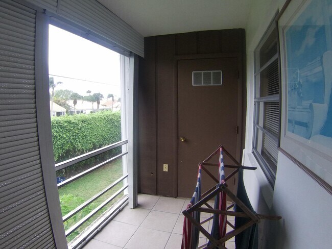 Building Photo - 133 Normandy Ln