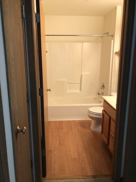 Bath - 8055 Lexington Pl