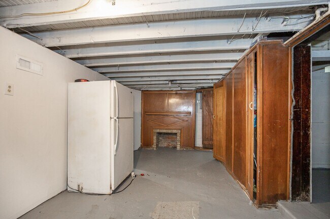Building Photo - 21180 Westport Ave