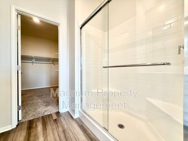 Building Photo - 40617 Birchfield Dr