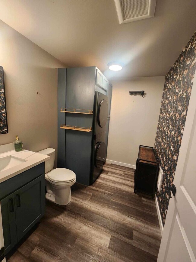 Building Photo - 61 E Ellinor Peak Pl