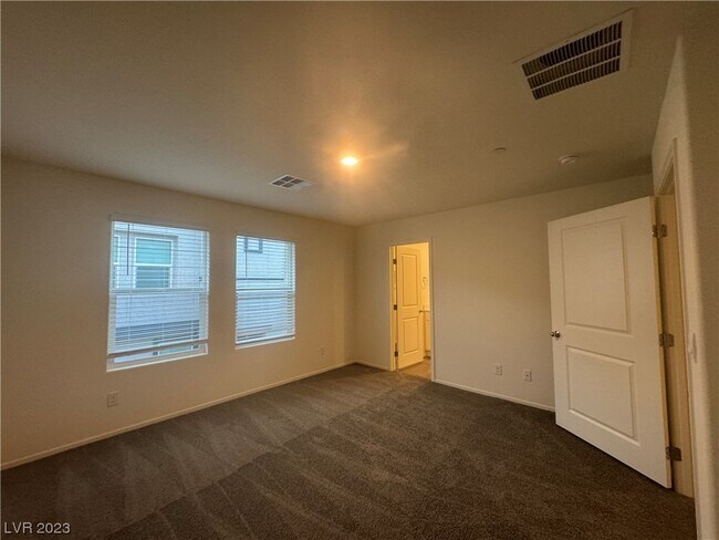 Building Photo - 9923 Florence Hills St