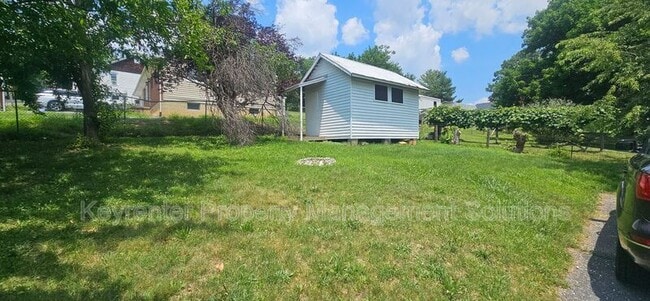 Building Photo - 202 Grubert Ave