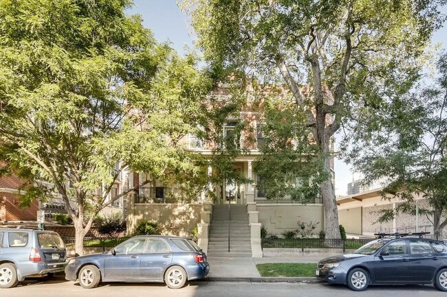 Building Photo - Adorable Studio in 1909 Building! Heart of...