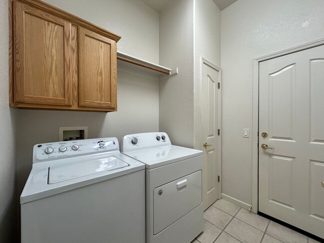 Building Photo - Senior Community for those 55+ Large 2 bed...