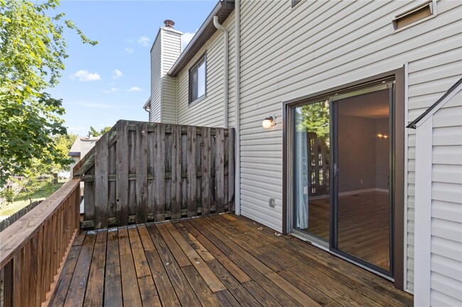 Building Photo - 1707 Thorny Briar Dr