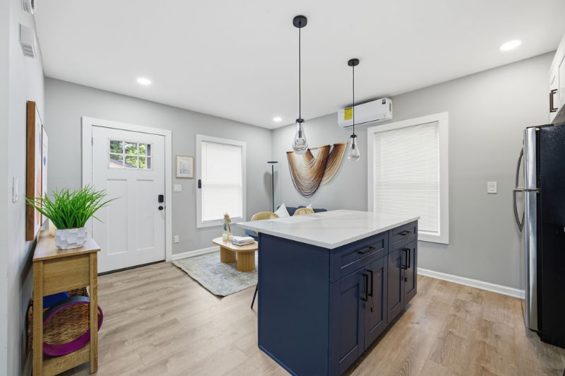 Building Photo - 1114 Oakland Dr SW