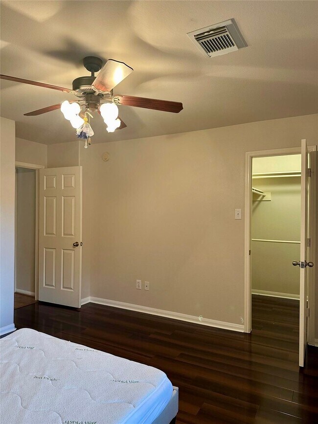 Building Photo - 13559 Fawn Lily Dr