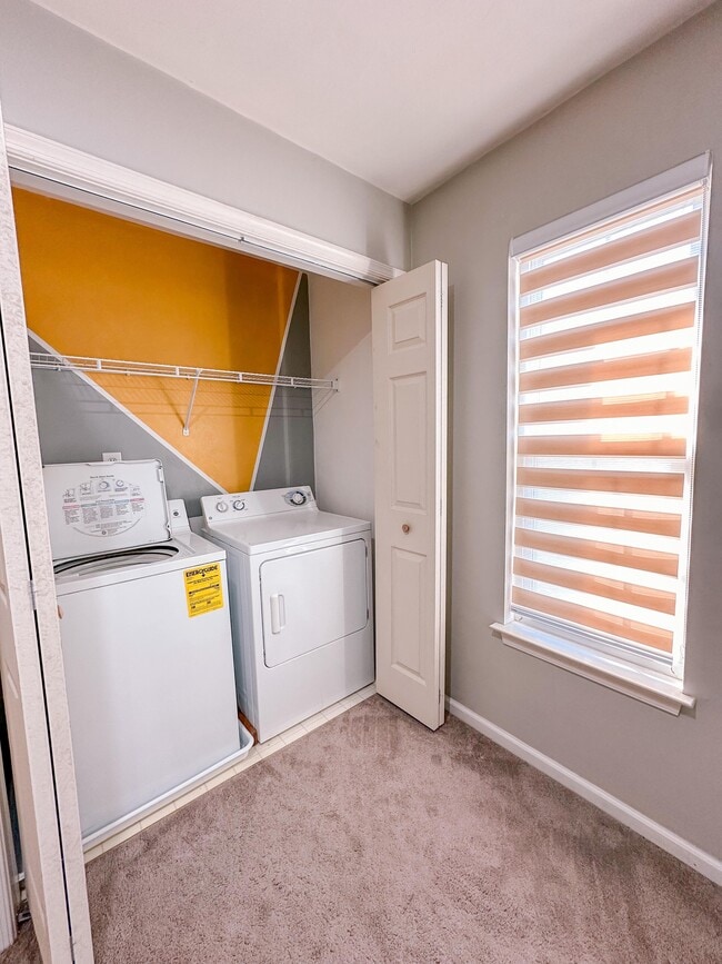 Building Photo - 5331 Pandoria Ave