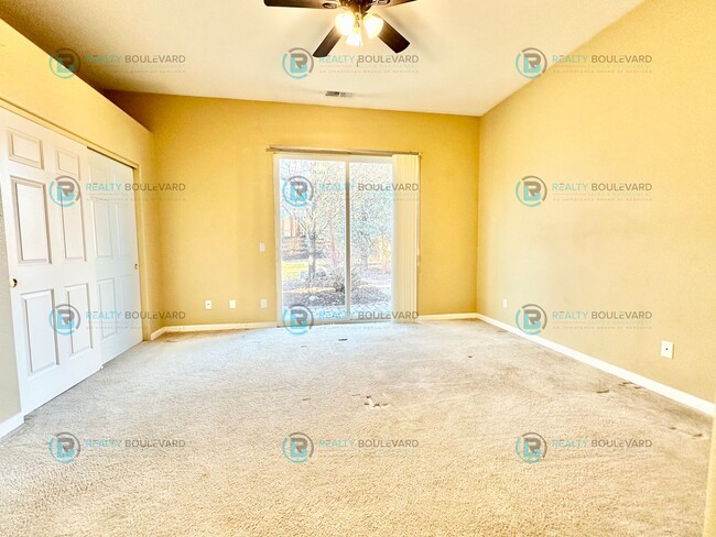 Building Photo - $500 Off Move-In Costs!! Great 3 Bedroom 2...