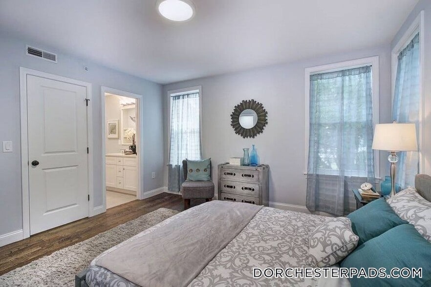 Building Photo - 757 Washington St