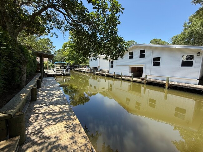 Building Photo - 37 Bayou Rd