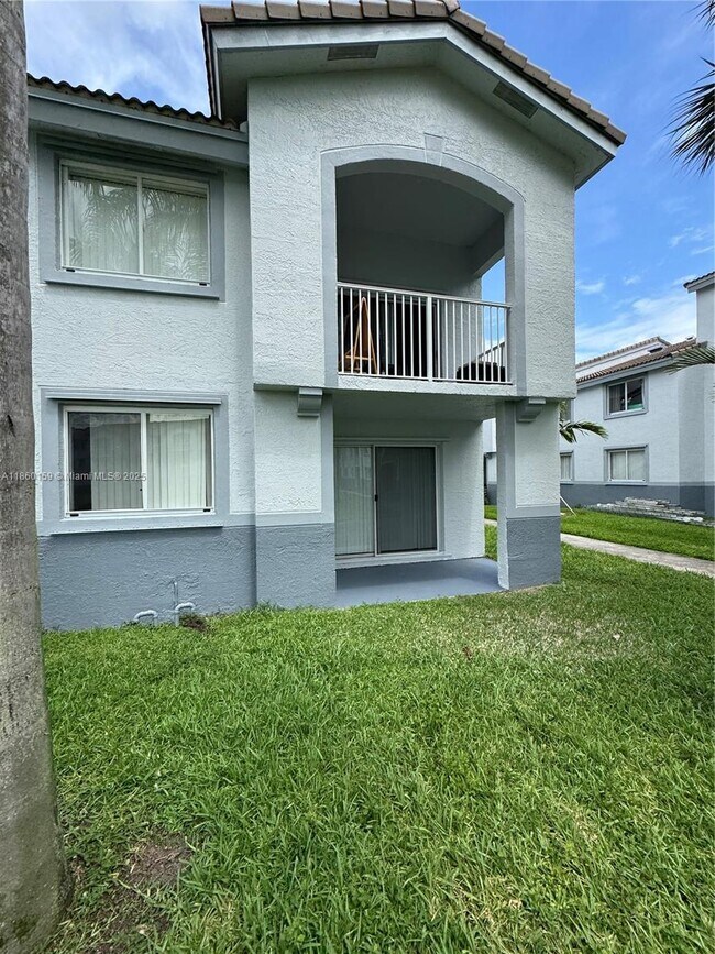Building Photo - 2620 S University Dr
